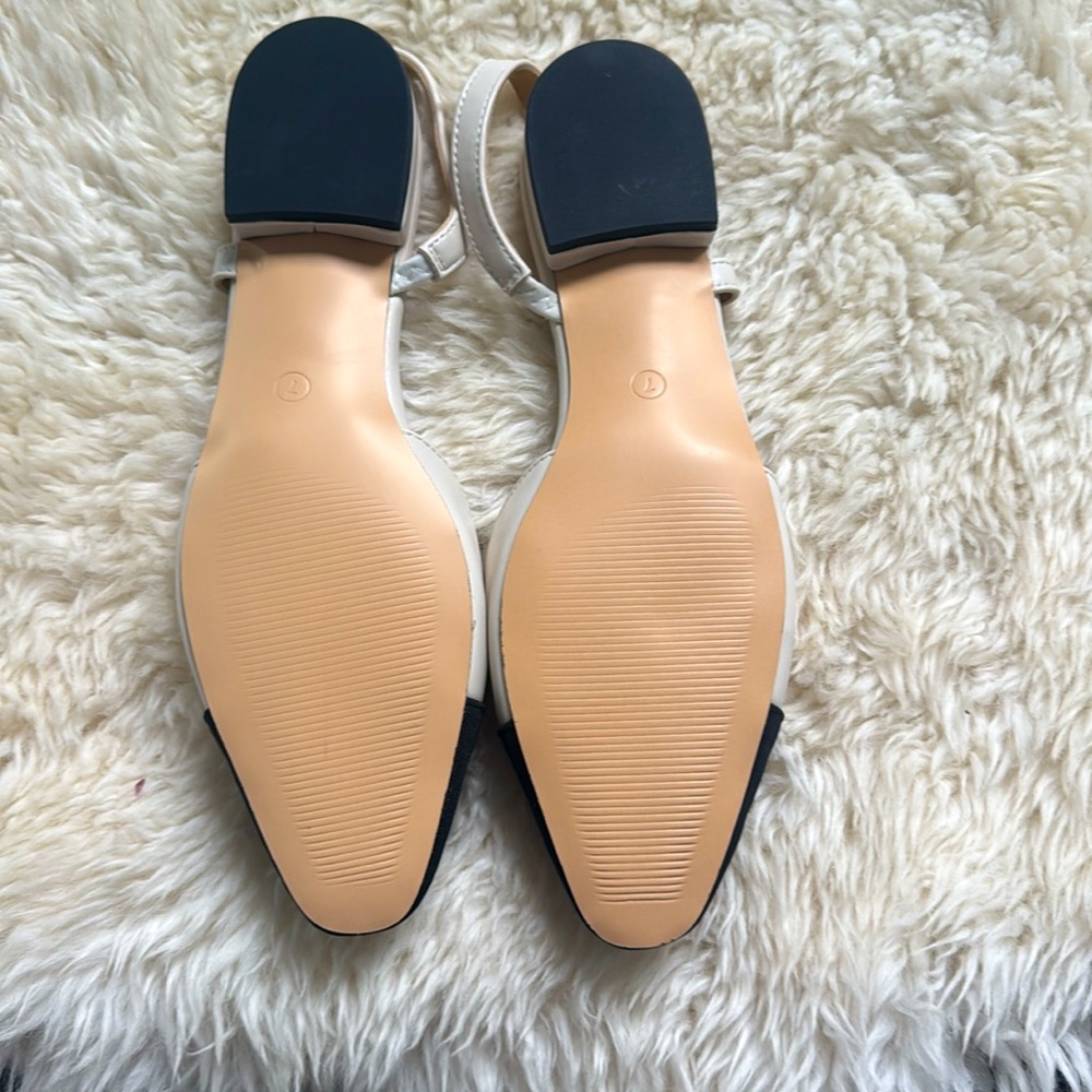 Cream Sandal - Picture 2 of 3
